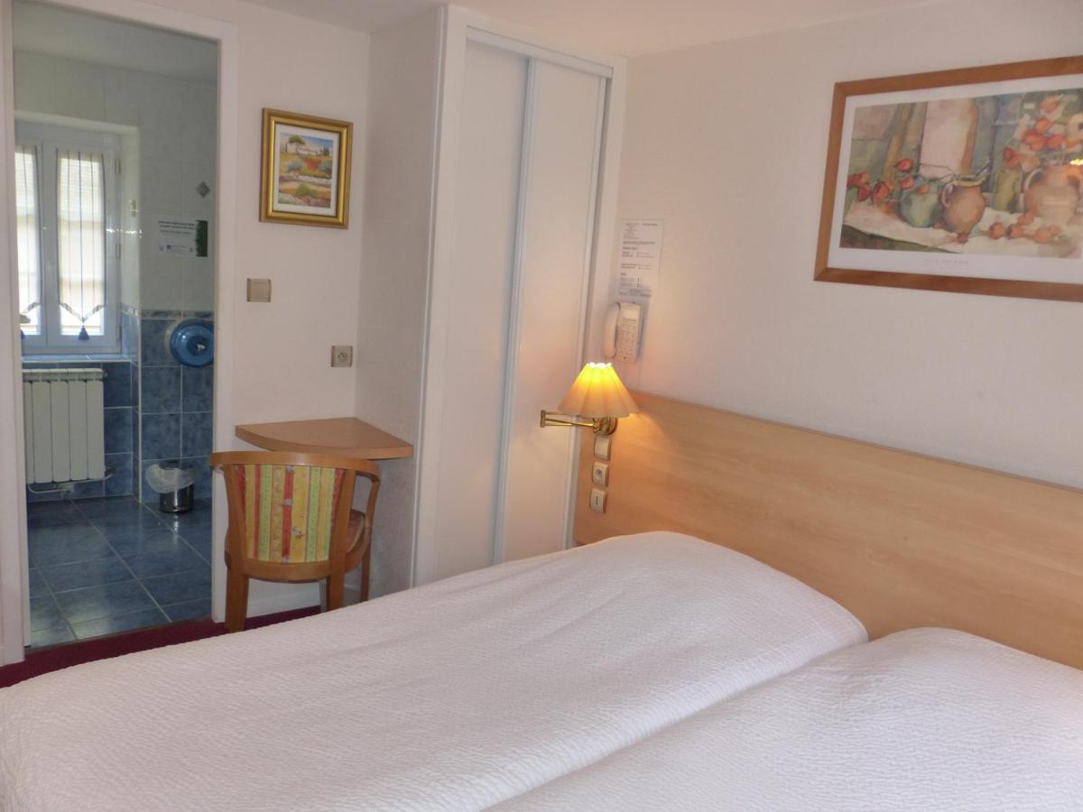 Hotel Logis Auberge De L'Isard Saint-Lary  Kültér fotó
