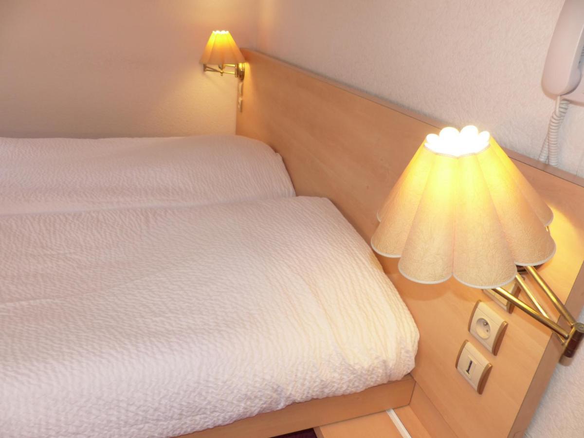 Hotel Logis Auberge De L'Isard Saint-Lary  Kültér fotó