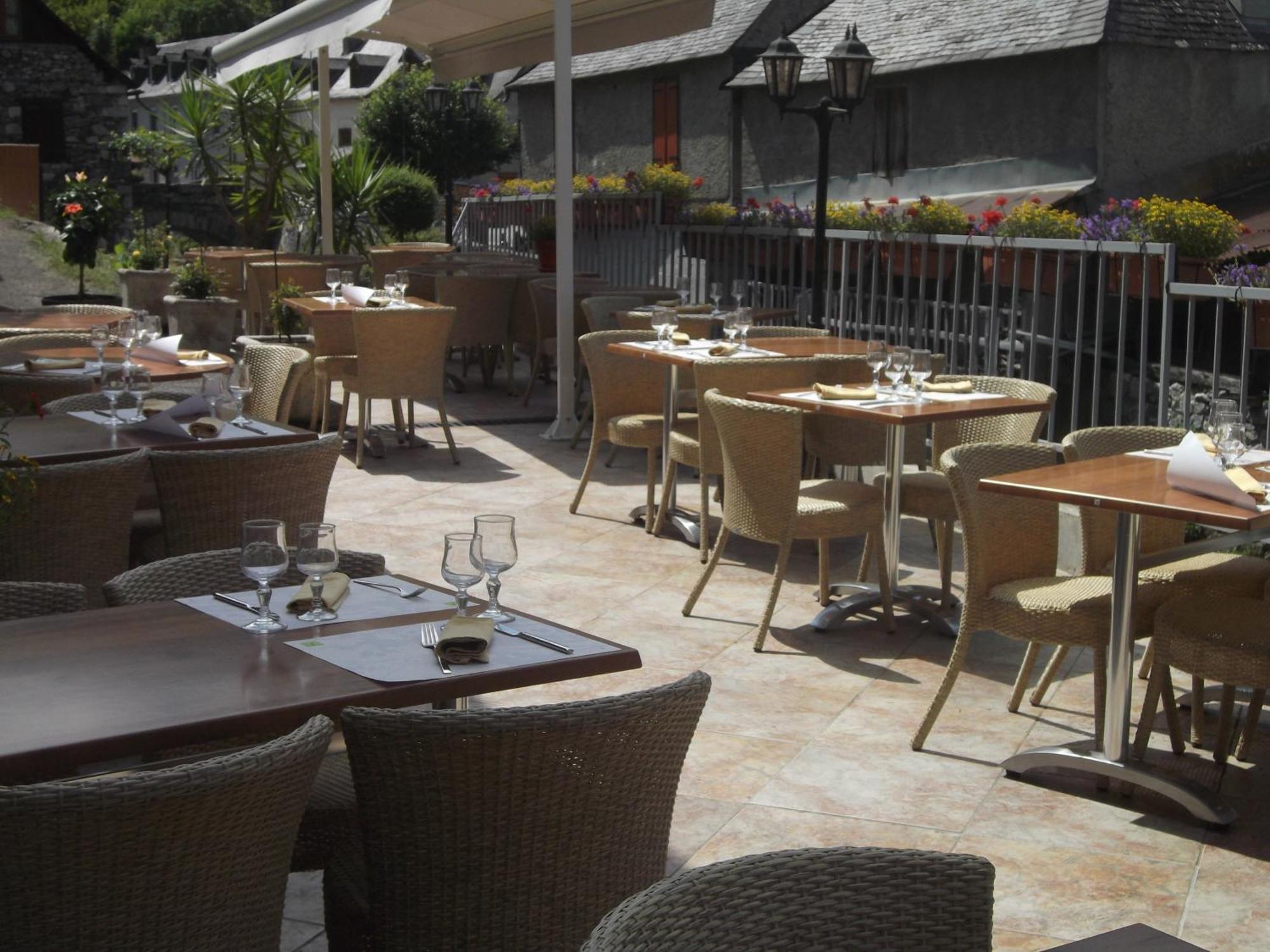 Hotel Logis Auberge De L'Isard Saint-Lary  Kültér fotó