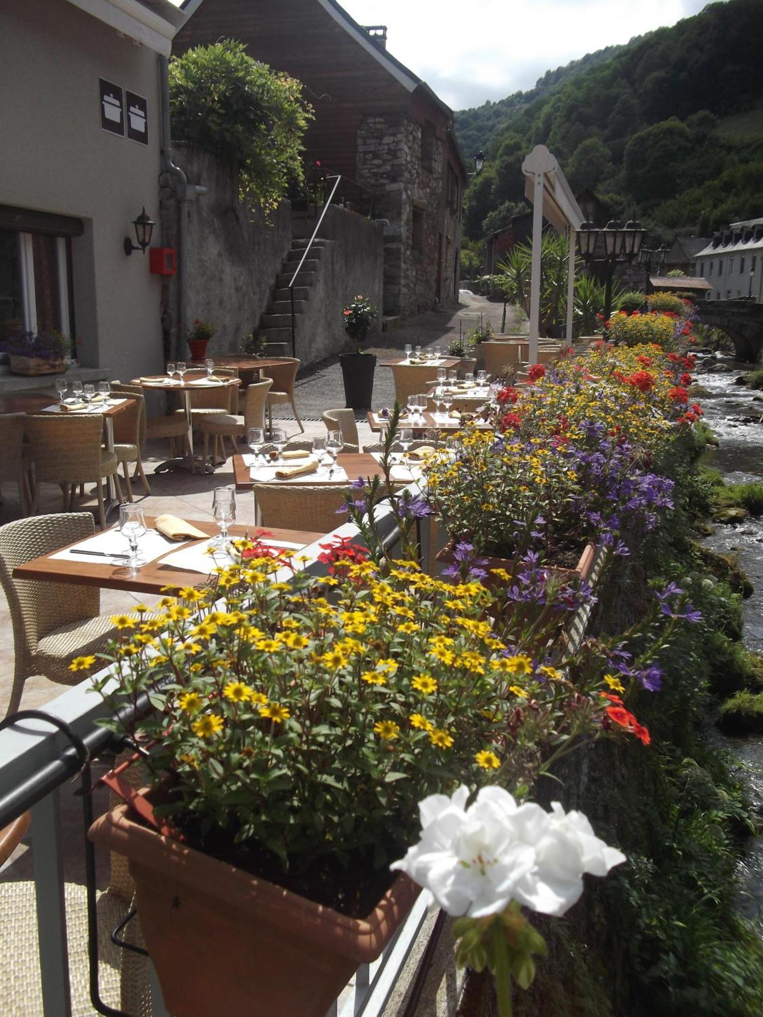 Hotel Logis Auberge De L'Isard Saint-Lary  Kültér fotó